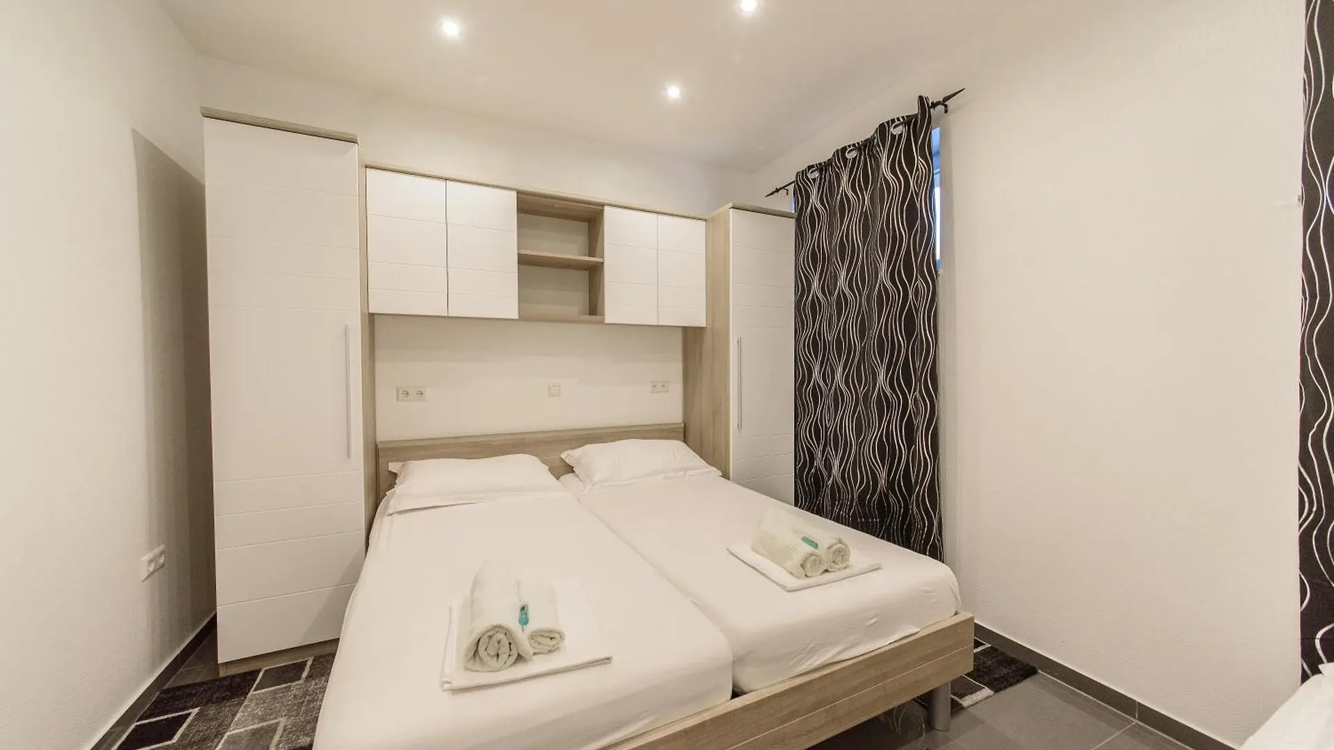 Jeli Apartments Starigrad Paklenica Chorwacja