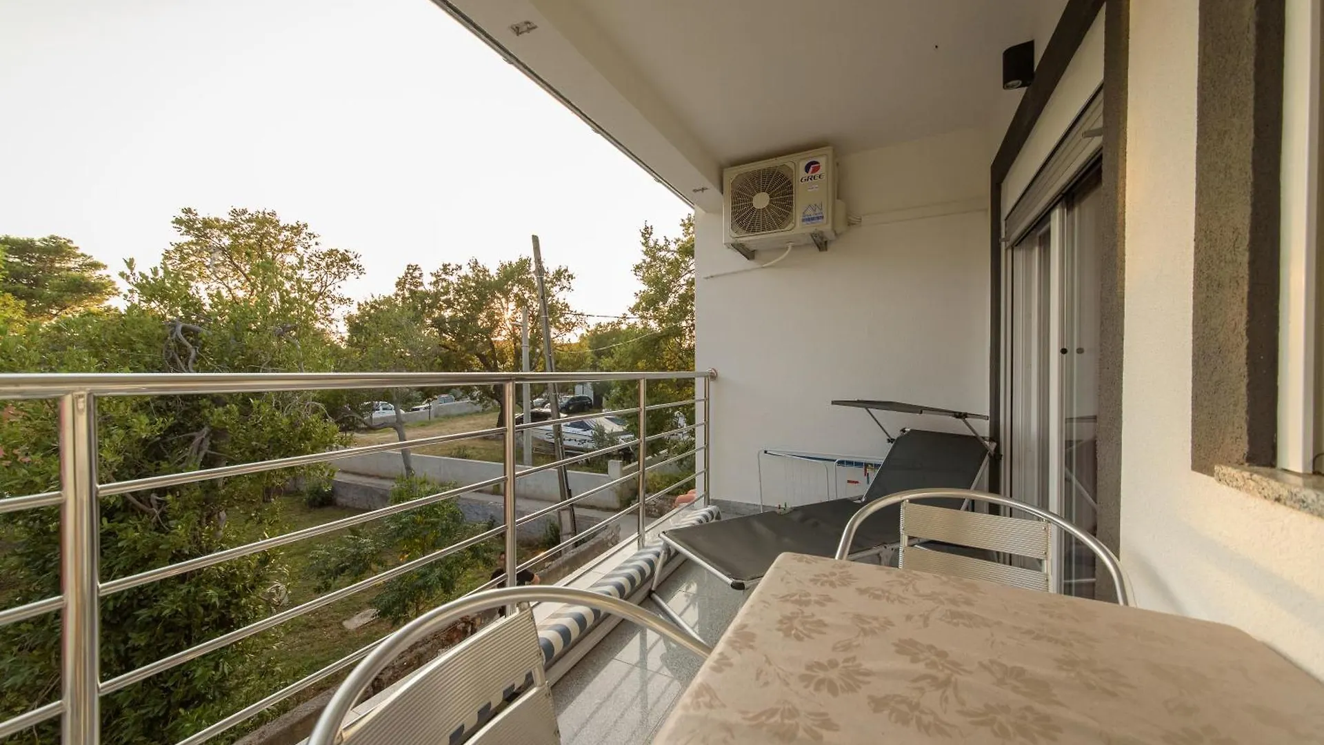 Jeli Apartments Starigrad Paklenica Chorwacja