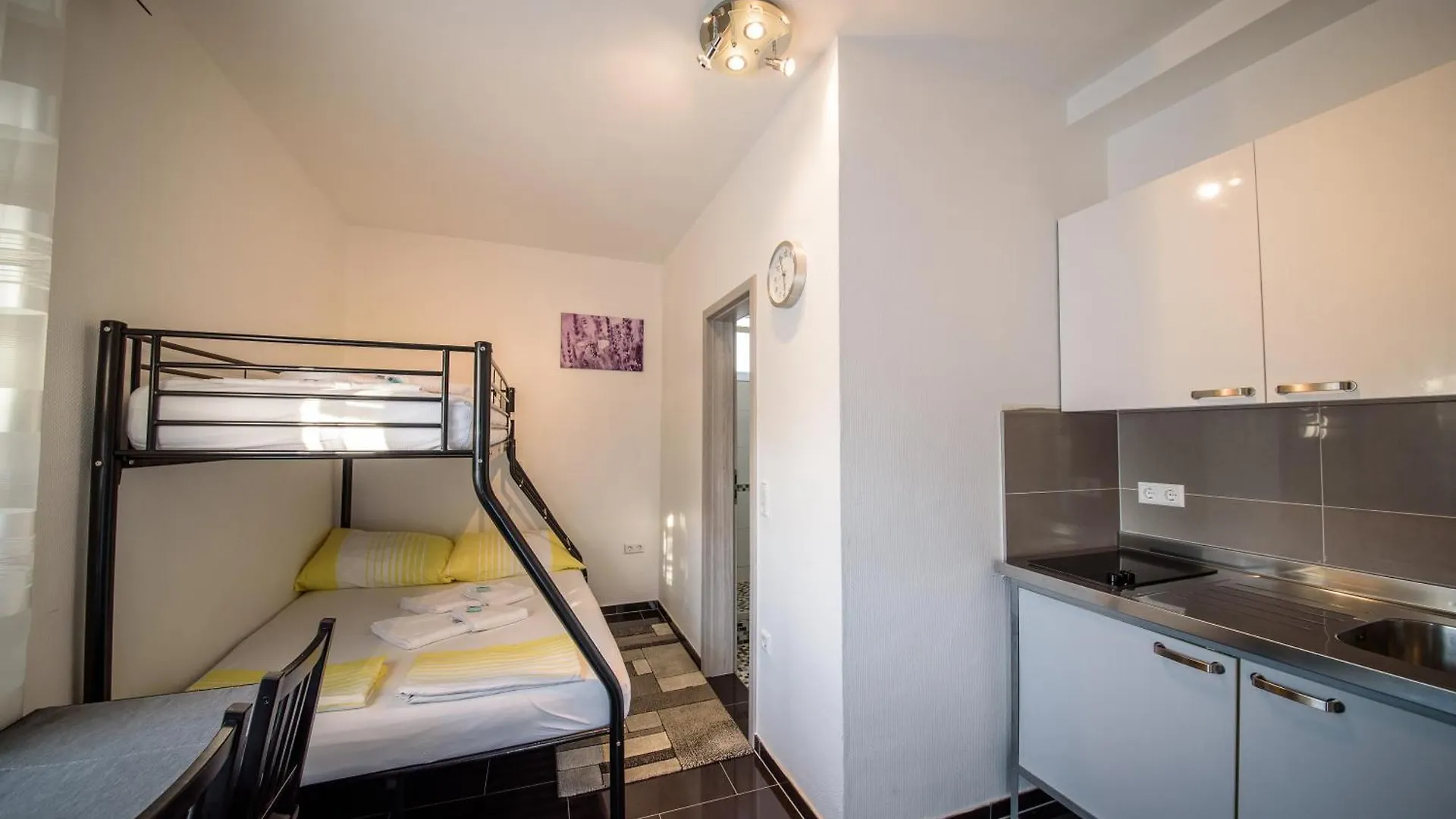 Jeli Apartments Starigrad Paklenica