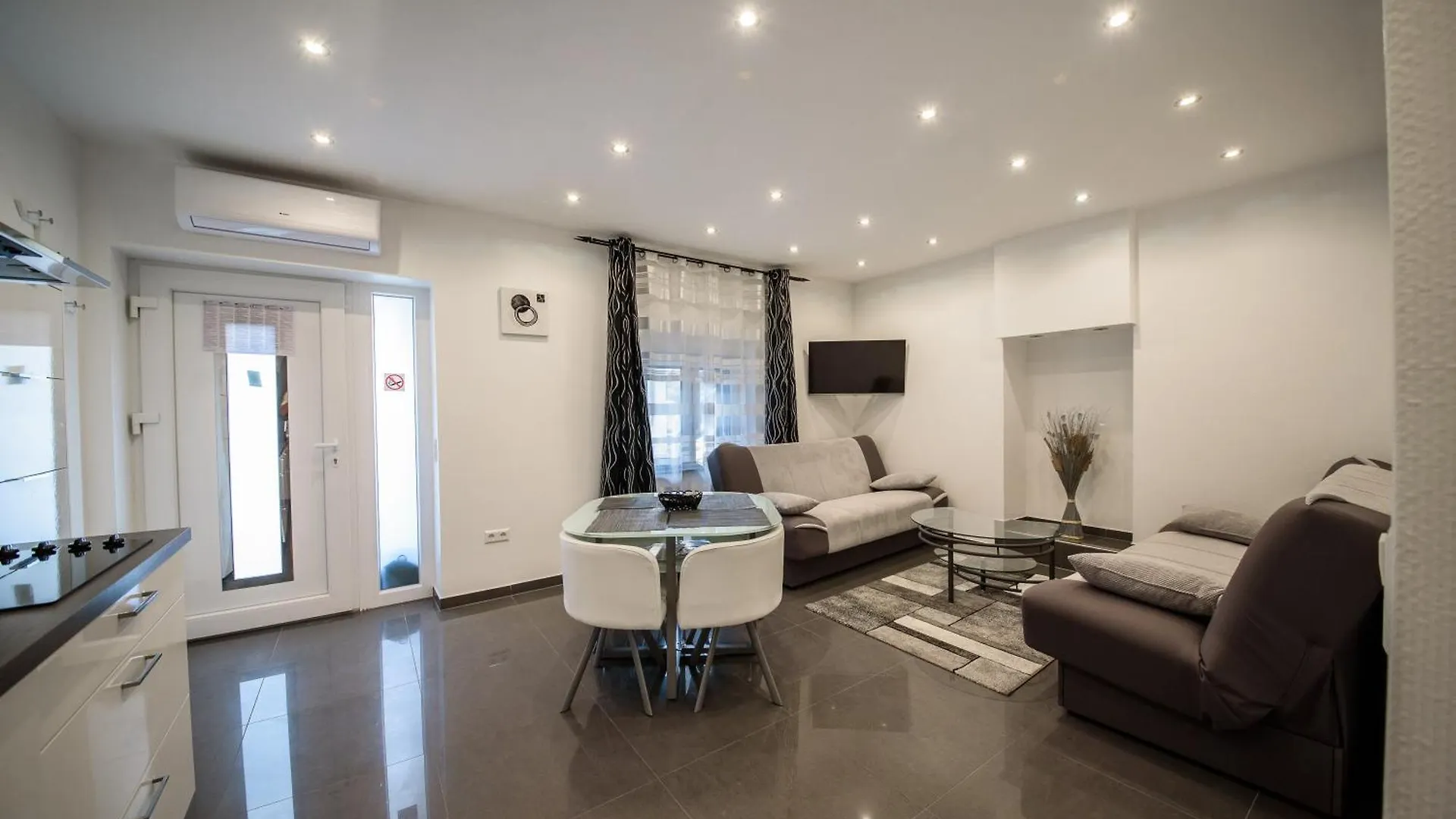 Jeli Apartments Starigrad Paklenica 0*,  Chorwacja