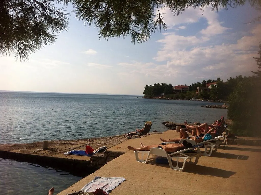 Jeli Apartments Starigrad Paklenica