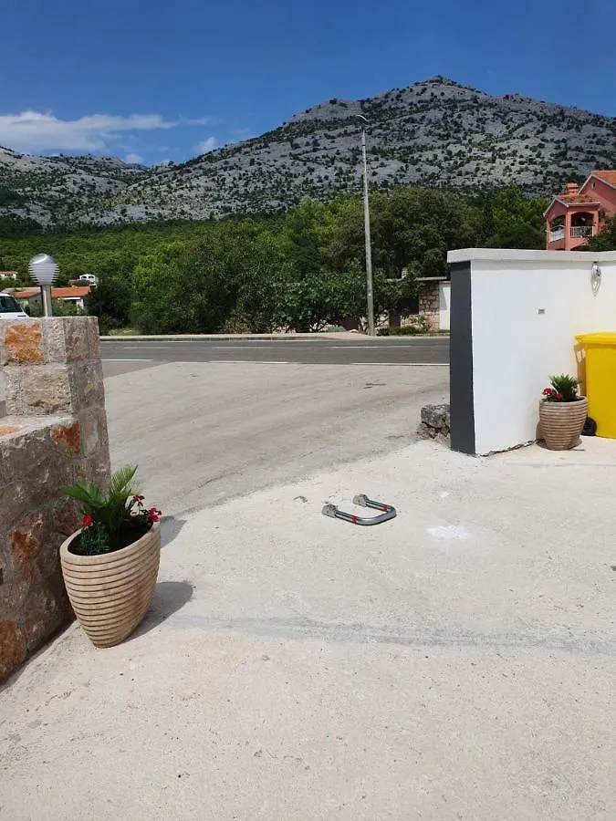 Jeli Apartments Starigrad Paklenica