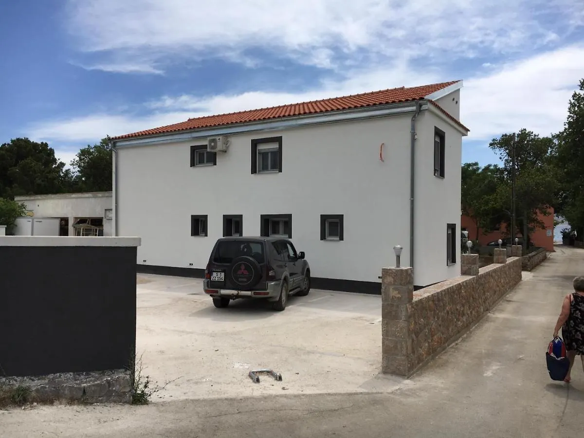 Jeli Apartments Starigrad Paklenica