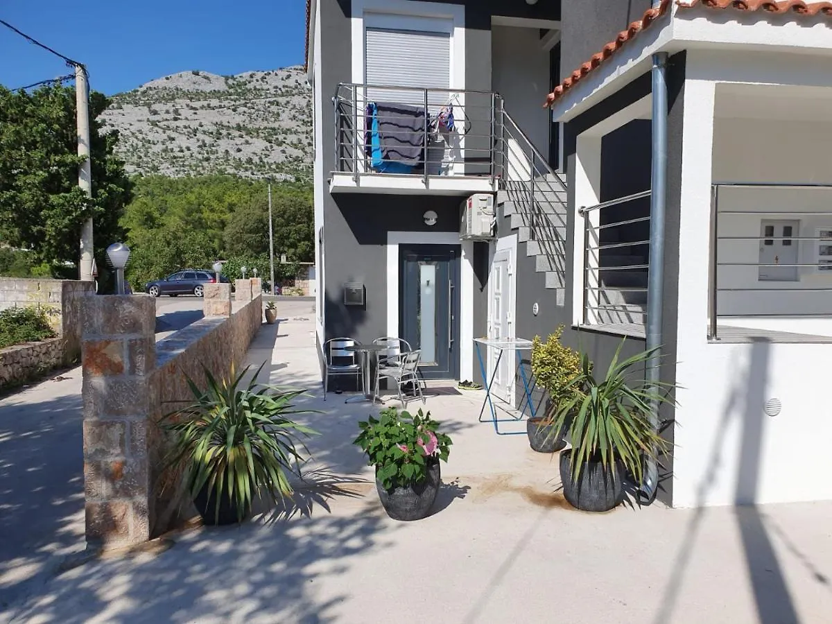 Jeli Apartments Starigrad Paklenica