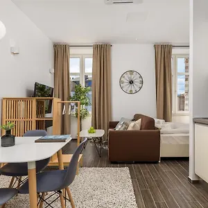https://apartments-harbour-view.primorje-gorskikotar.com