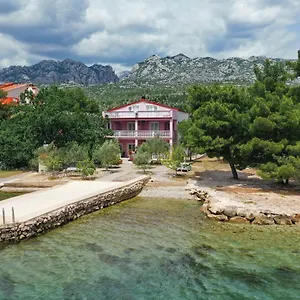 Rajna Starigrad-Paklenica